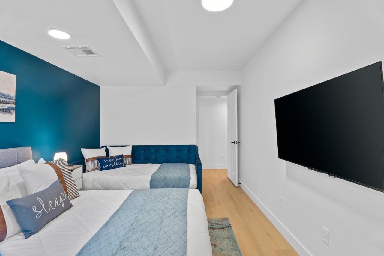 Stylish Phoenix Townhome - Foosball Table, Laundry, Parking! Exterior foto